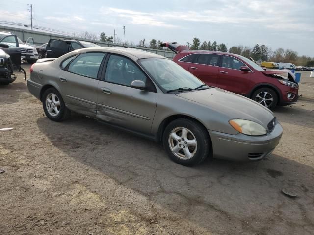 2004 Ford Taurus SE