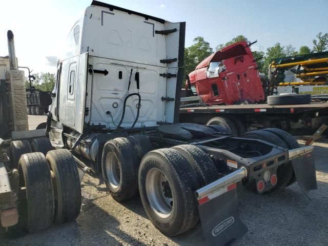 2019 Freightliner Cascadia 126