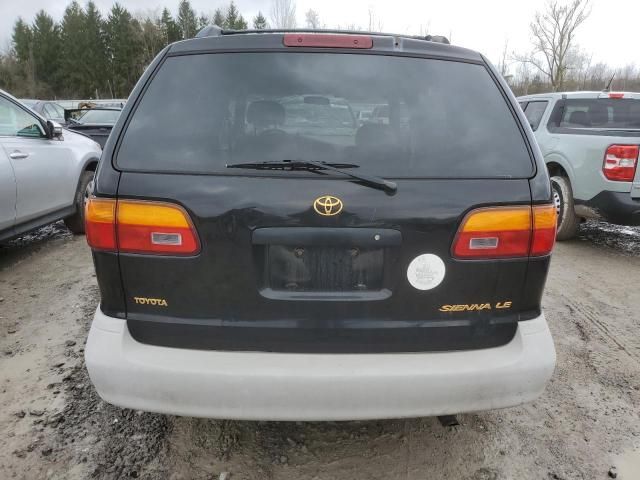 2000 Toyota Sienna LE