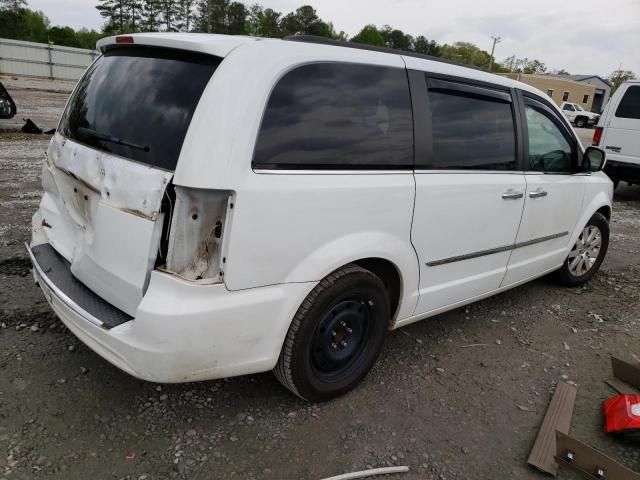 2016 Chrysler Town & Country Touring