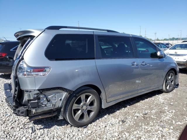 2017 Toyota Sienna SE