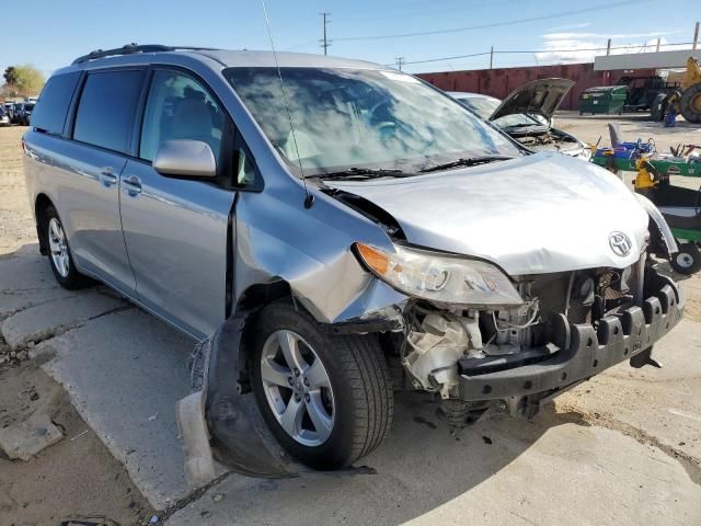 2014 Toyota Sienna LE