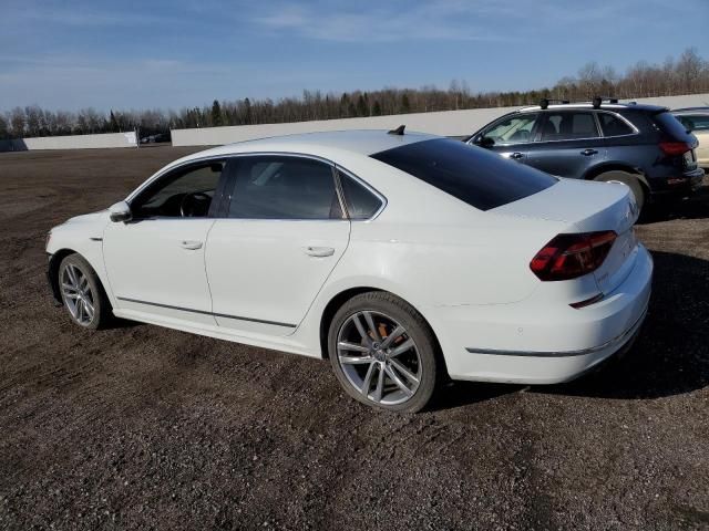 2017 Volkswagen Passat Highline W/ R-Line