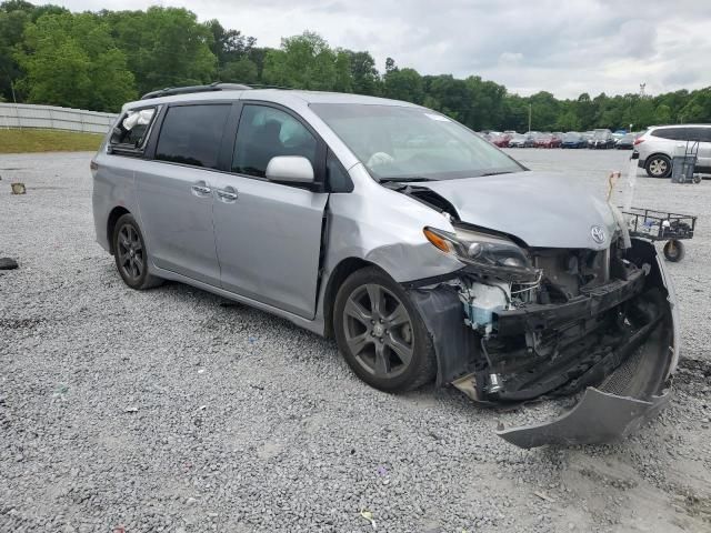 2017 Toyota Sienna SE