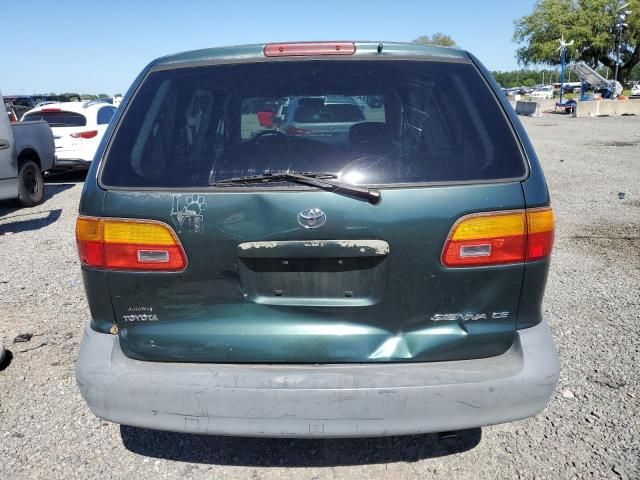 2000 Toyota Sienna CE