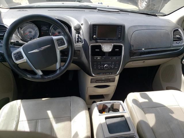 2013 Chrysler Town & Country Touring L