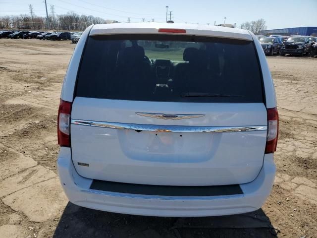 2016 Chrysler Town & Country Touring