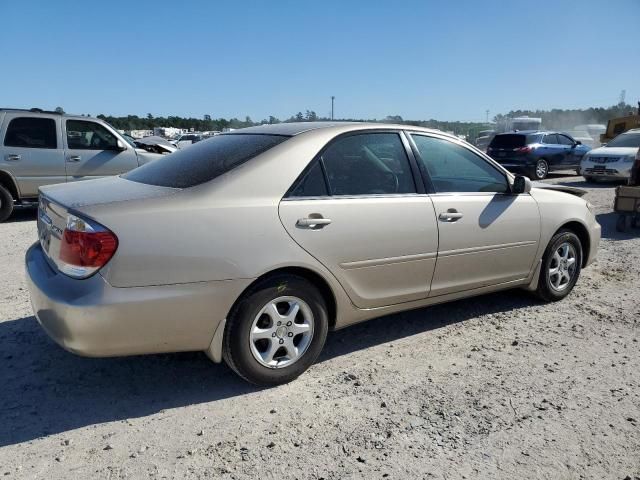 2005 Toyota Camry LE