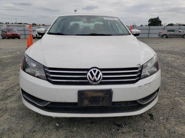 2013 Volkswagen Passat SE