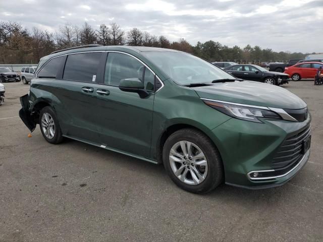 2022 Toyota Sienna XLE