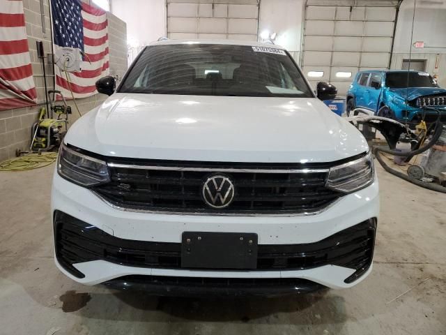 2022 Volkswagen Tiguan SE R-LINE Black