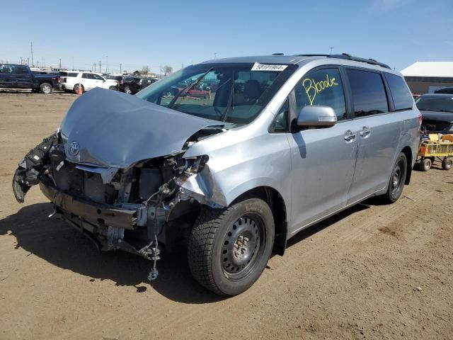 2013 Toyota Sienna XLE