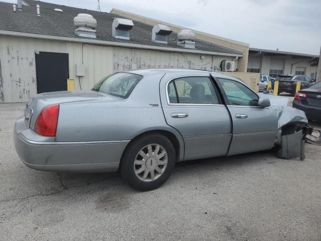 2006 Lincoln Town Car Signature Limited