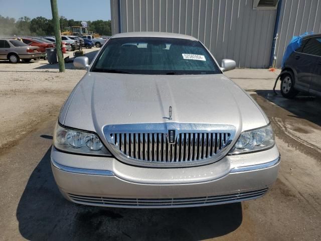 2011 Lincoln Town Car Signature Limited