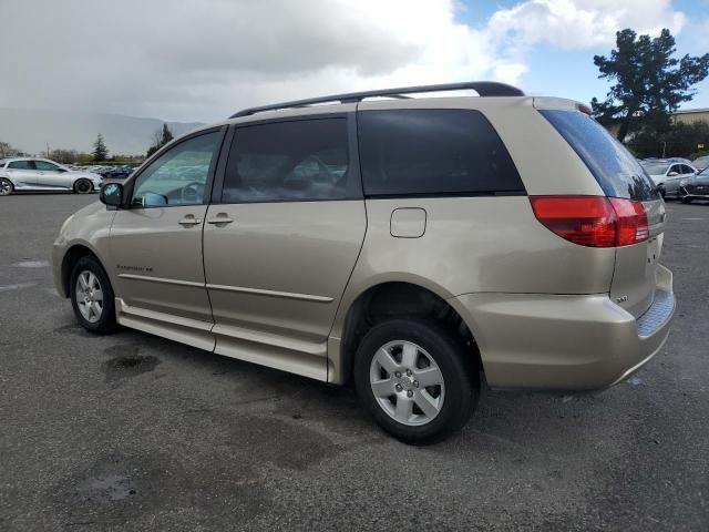 2004 Toyota Sienna CE