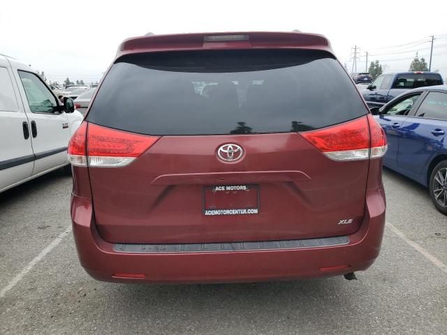 2014 Toyota Sienna XLE