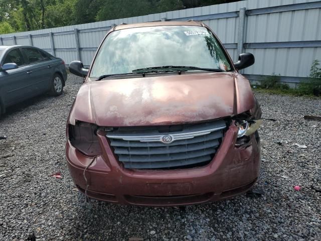 2007 Chrysler Town & Country LX