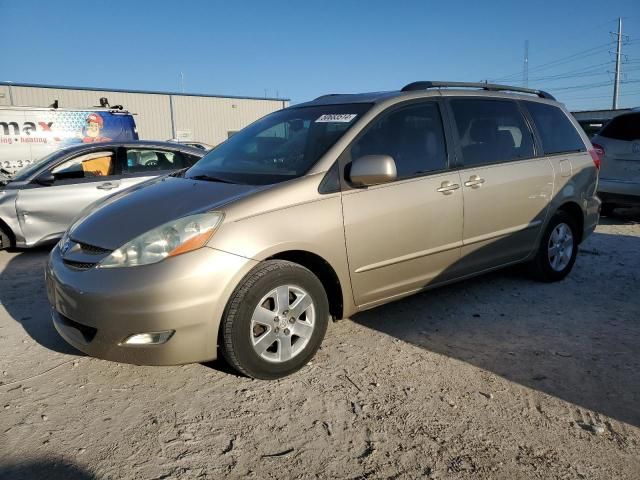 2006 Toyota Sienna XLE