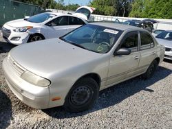 Nissan Altima XE Vehiculos salvage en venta: 1995 Nissan Altima XE