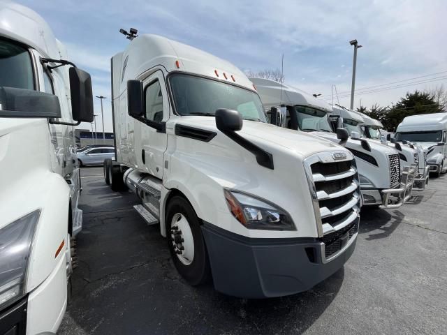 2019 Freightliner Cascadia 126