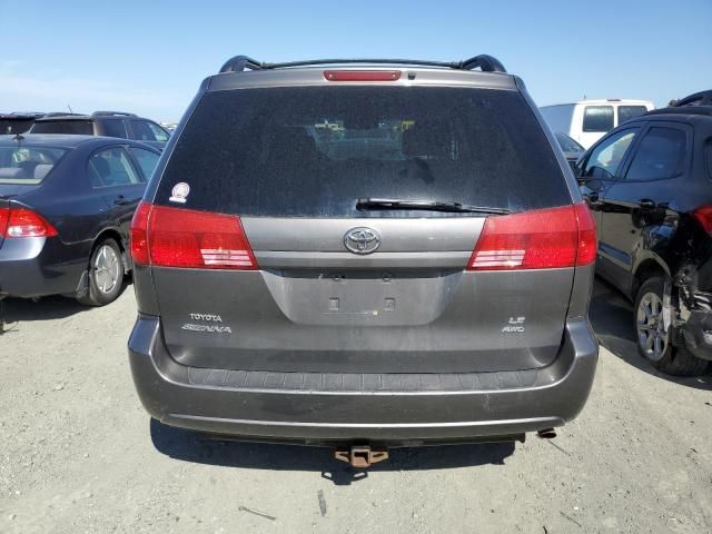 2005 Toyota Sienna LE