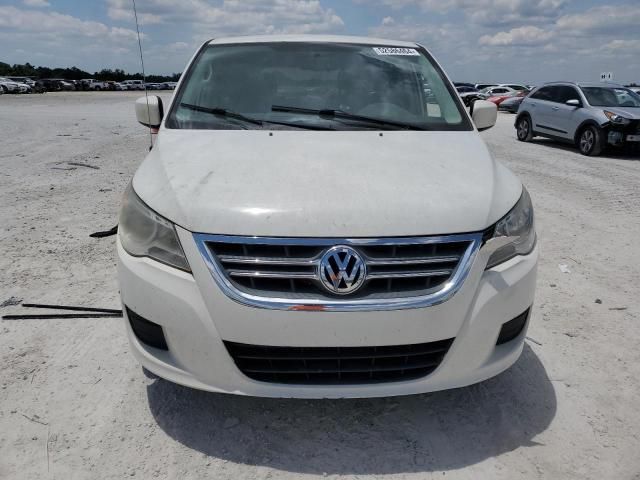 2010 Volkswagen Routan SE