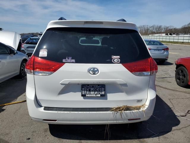 2014 Toyota Sienna XLE