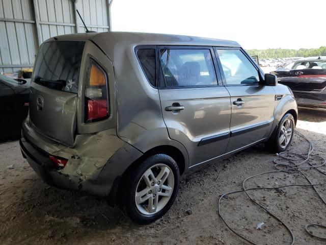 2011 KIA Soul +