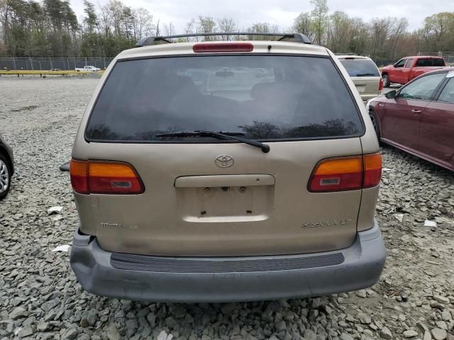 2000 Toyota Sienna LE