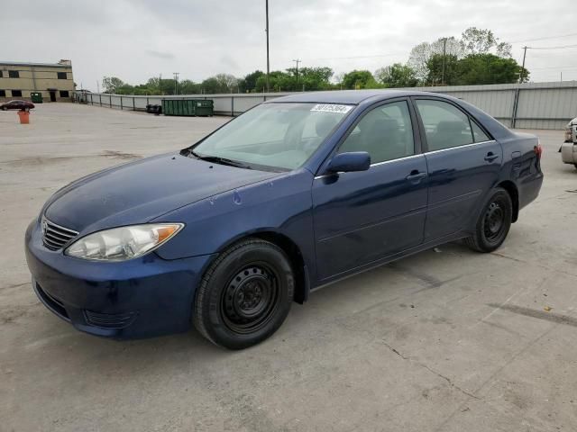 2005 Toyota Camry LE