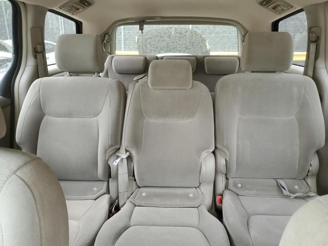 2005 Toyota Sienna CE