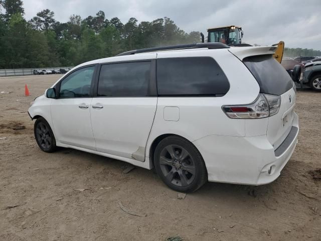 2013 Toyota Sienna Sport