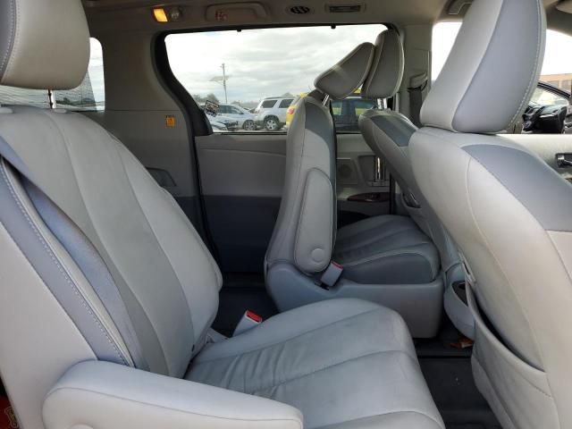 2013 Toyota Sienna XLE