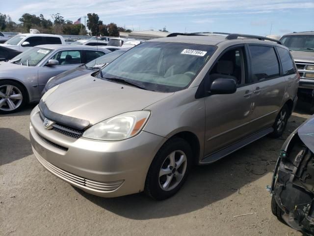 2004 Toyota Sienna CE