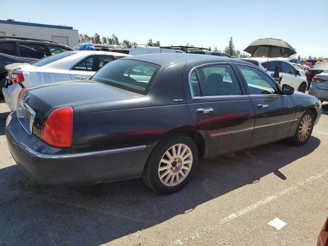 2003 Lincoln Town Car Signature