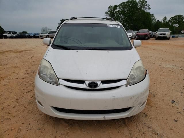 2007 Toyota Sienna XLE