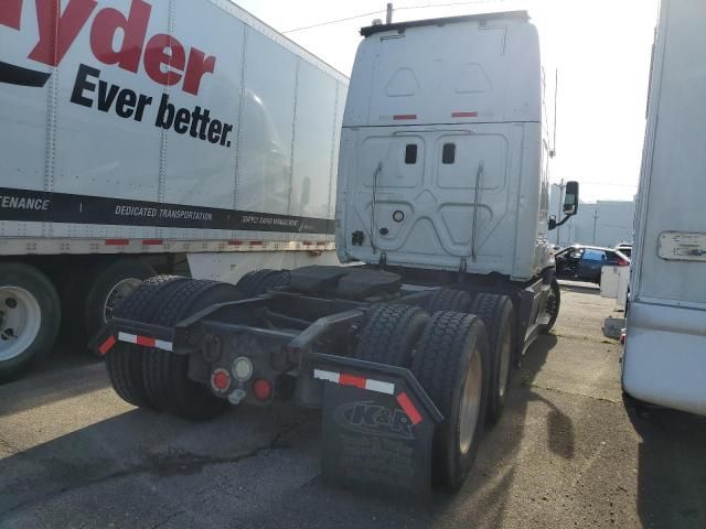 2013 Freightliner Cascadia 125