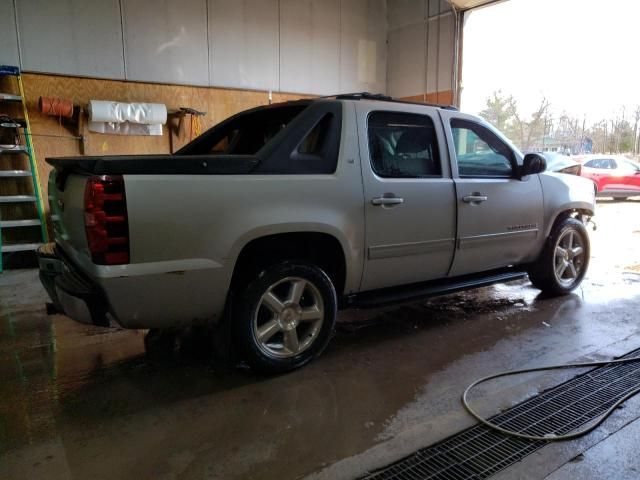 2011 Chevrolet Avalanche LT