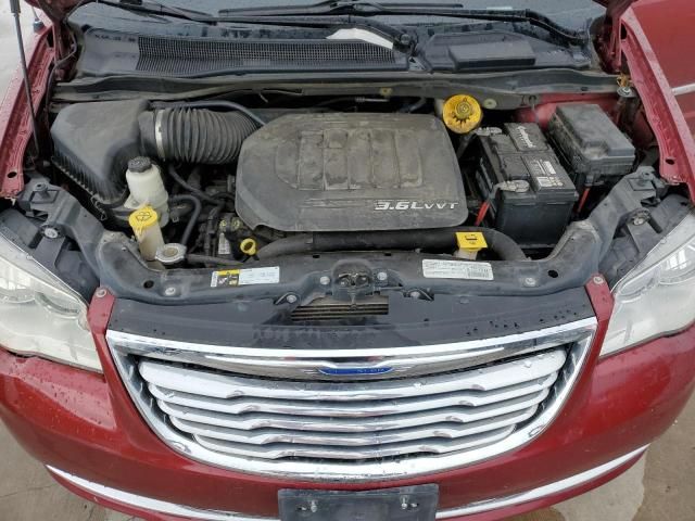 2015 Chrysler Town & Country Touring L