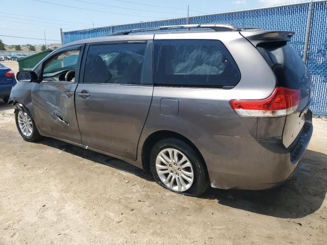 2013 Toyota Sienna XLE