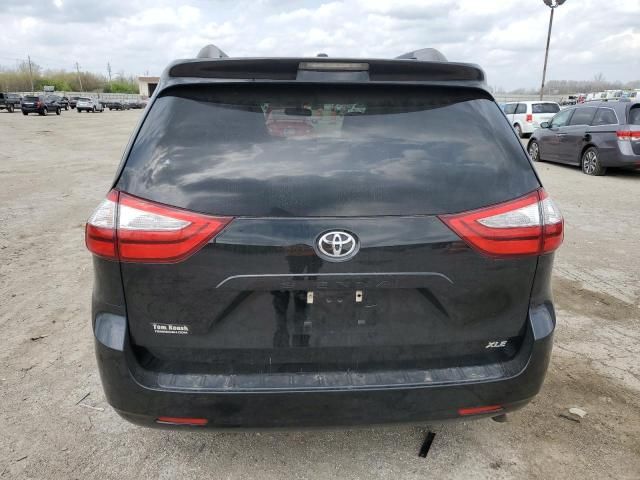 2016 Toyota Sienna XLE