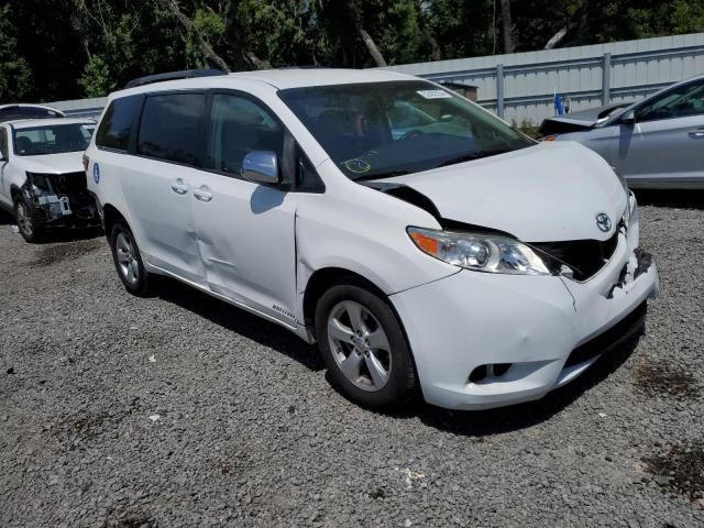 2016 Toyota Sienna LE