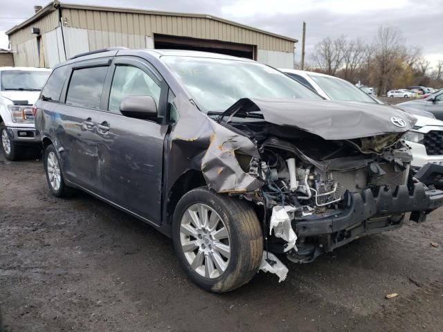 2015 Toyota Sienna LE