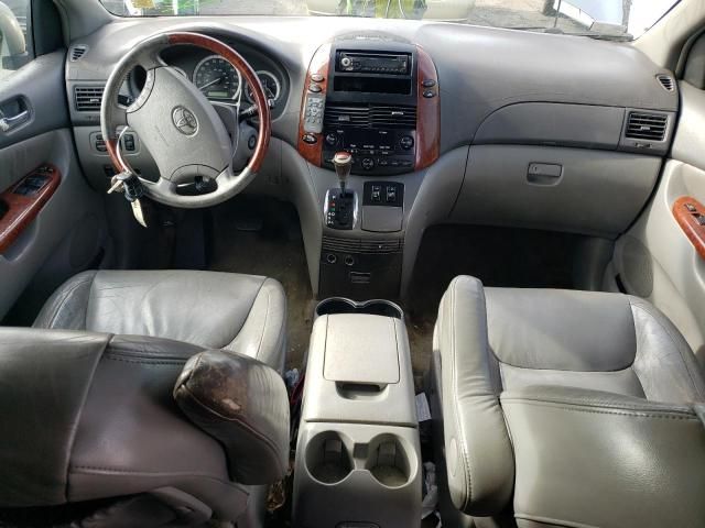 2005 Toyota Sienna XLE