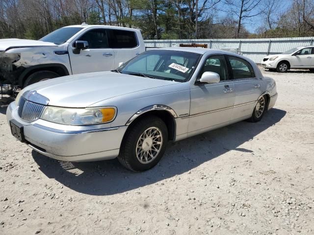 2002 Lincoln Town Car Signature