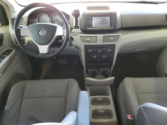 2009 Volkswagen Routan SE