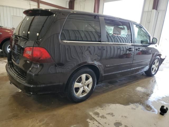 2010 Volkswagen Routan SE