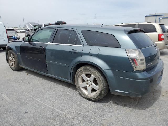 2005 Dodge Magnum SE