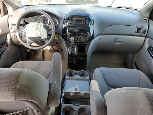 2005 Toyota Sienna CE