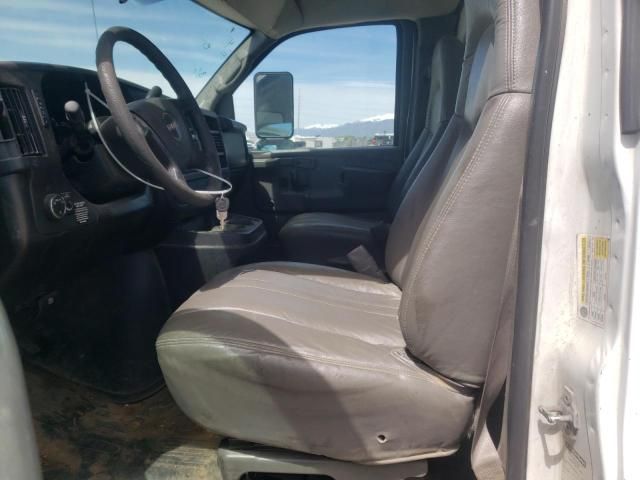 2008 GMC Savana Cutaway G3500